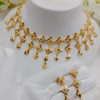Jewellery image 3