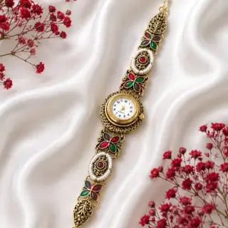 Ladies watch image 3
