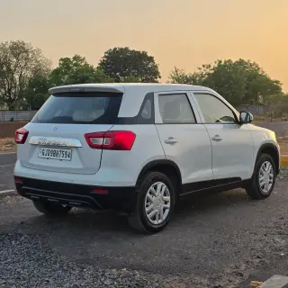 Maruti Brezza image 7