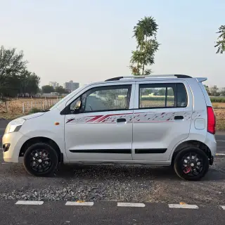 Maruti WagonR image 4