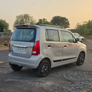 Maruti WagonR image 7