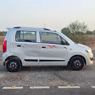 Maruti WagonR image 8