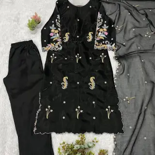 Suits image 2