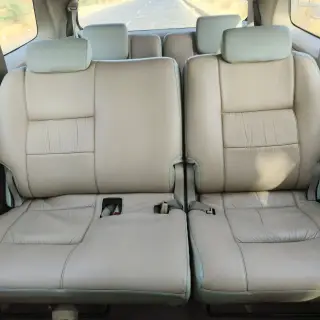 Toyota INNOVA G image 10