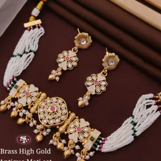 Traditional jewellery image 8